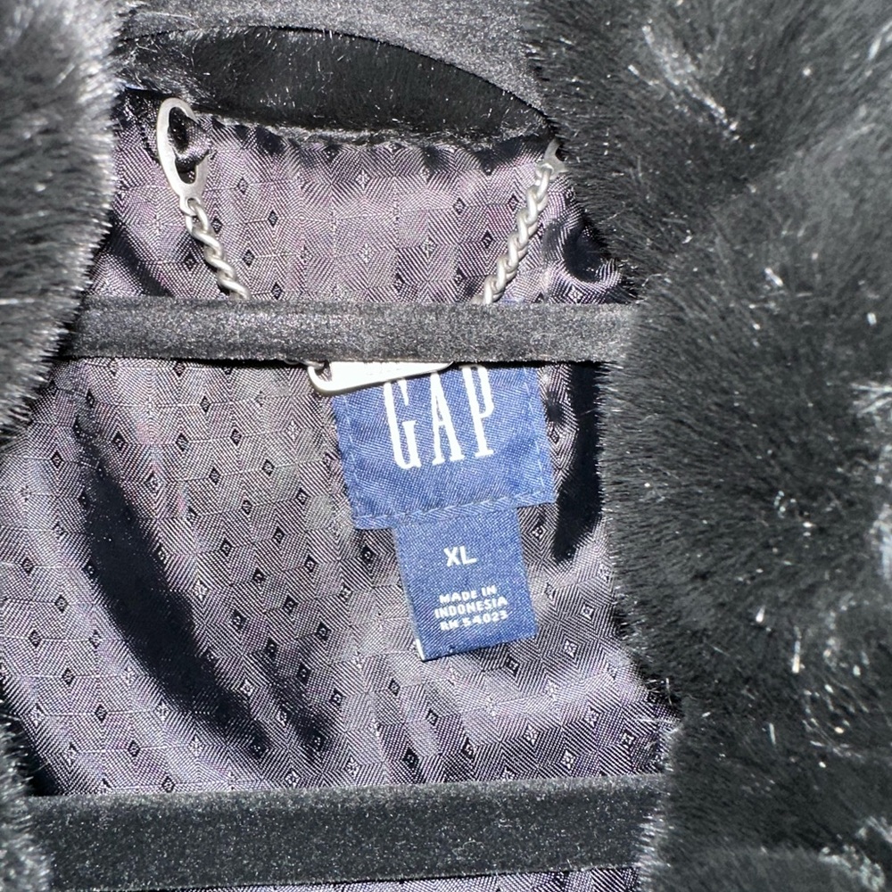 GAP Black Faux Teddy Jacket for Women - Picture 8 of 8